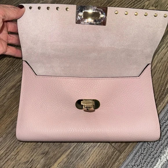 Authentic Valentino Rockstud clutch/crossbody bag. - Picture 8 of 16